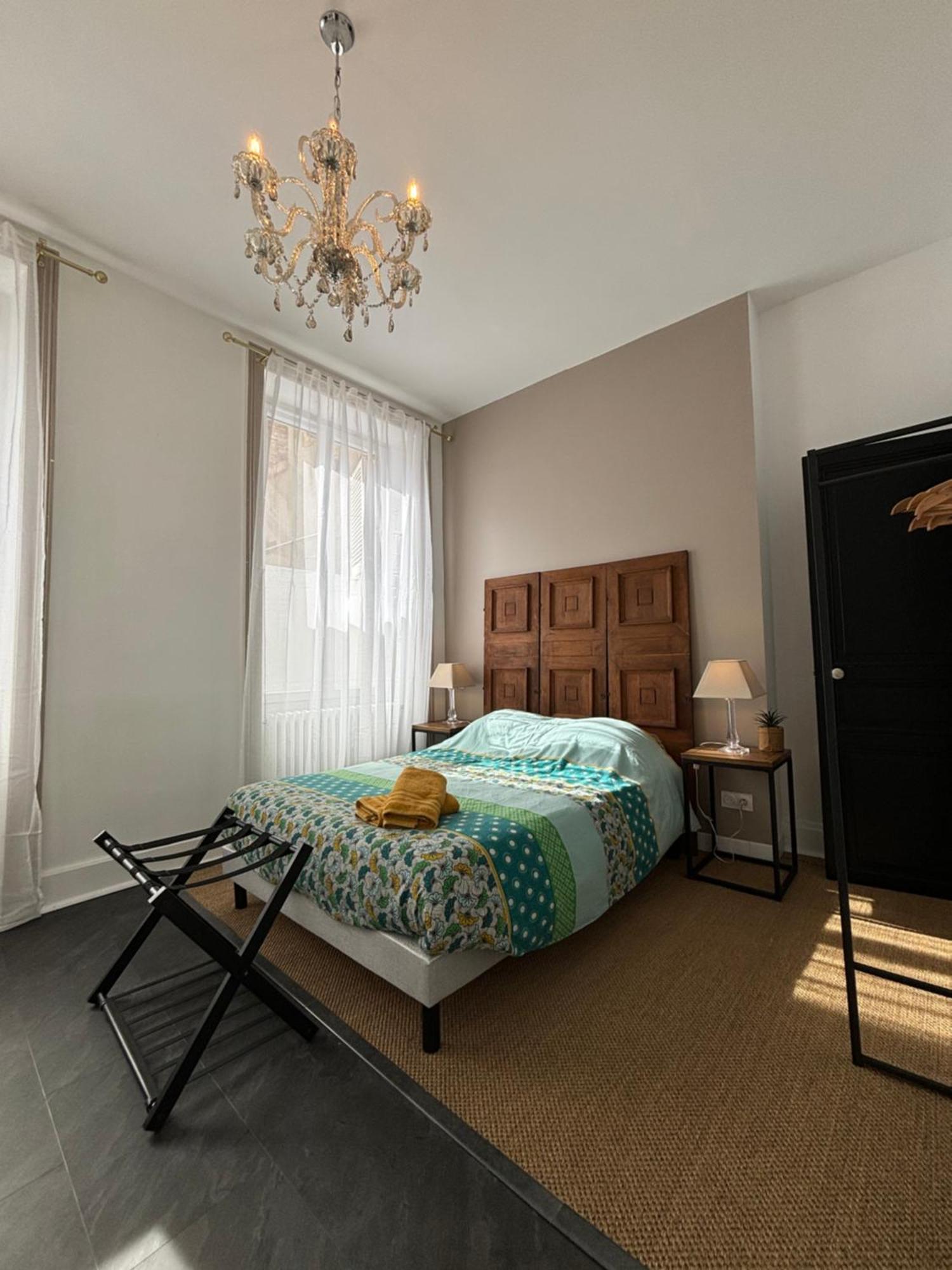 Maison A La Guitarde - Hotel Particulier Hippolyte Châteauroux المظهر الخارجي الصورة