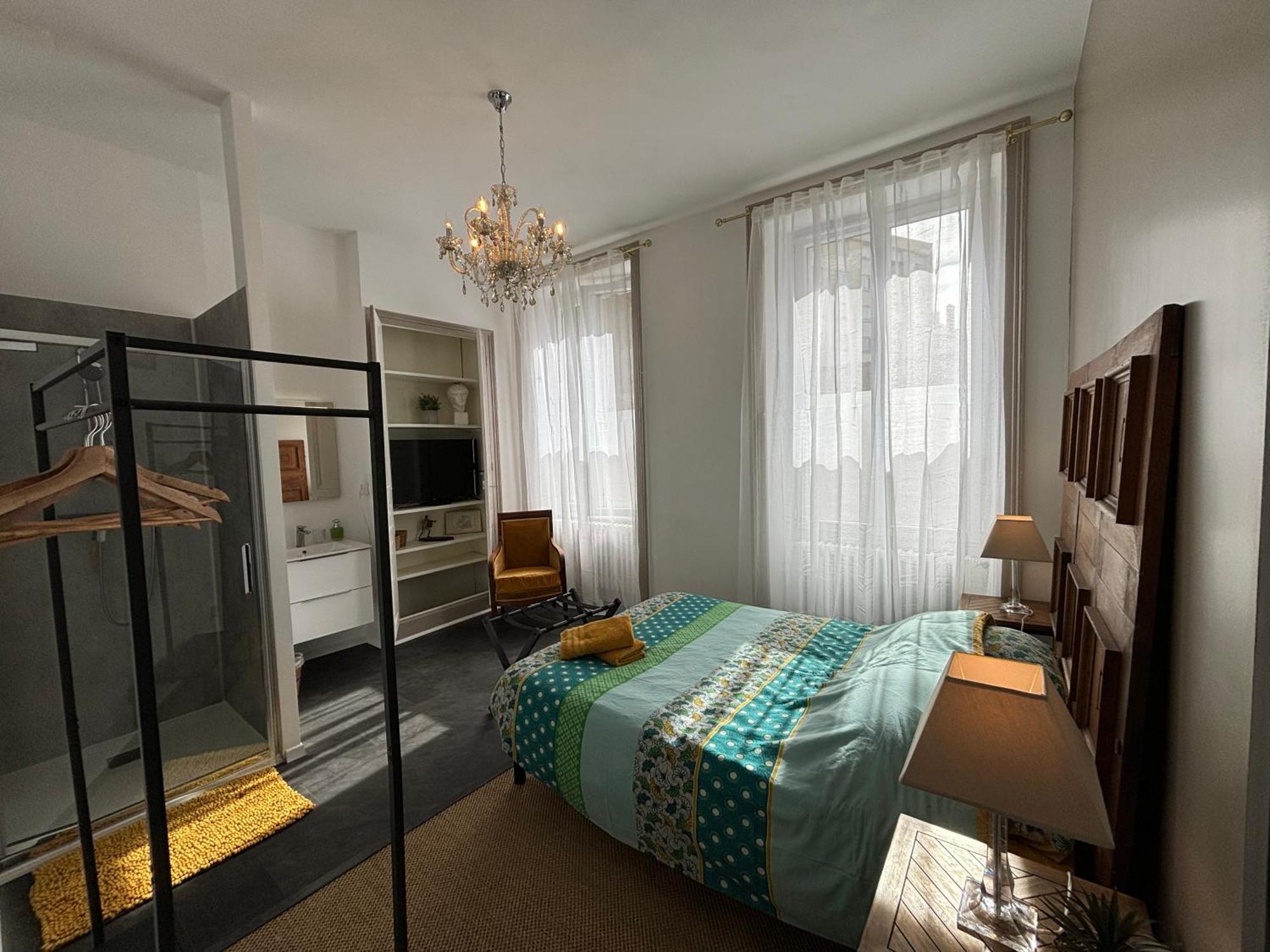 Maison A La Guitarde - Hotel Particulier Hippolyte Châteauroux المظهر الخارجي الصورة