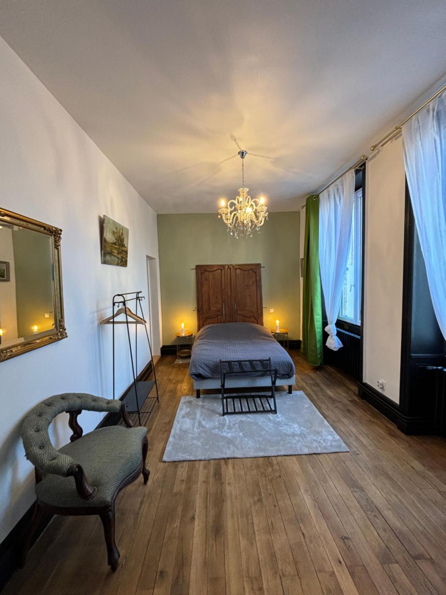 Maison A La Guitarde - Hotel Particulier Hippolyte Châteauroux المظهر الخارجي الصورة