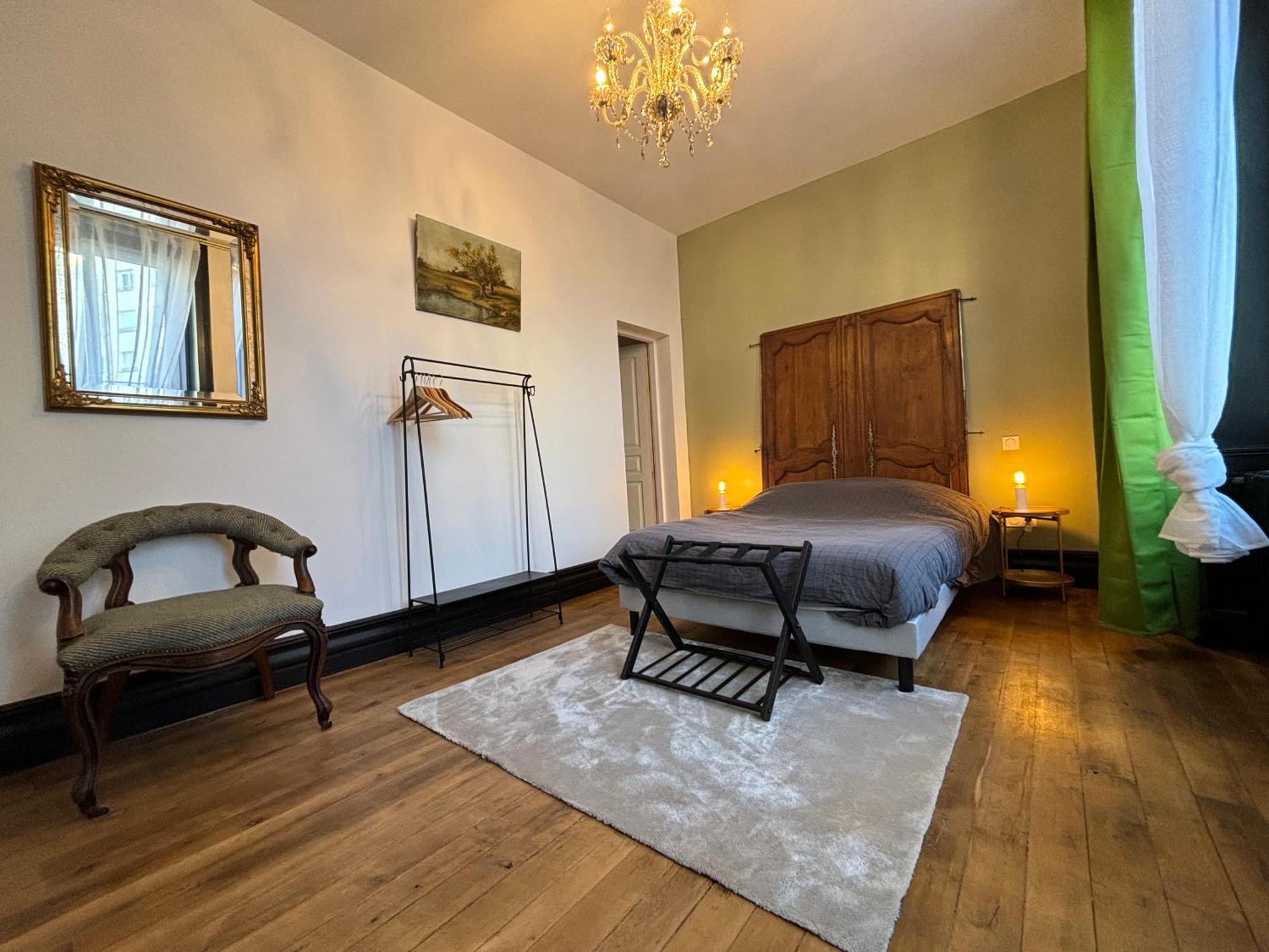 Maison A La Guitarde - Hotel Particulier Hippolyte Châteauroux المظهر الخارجي الصورة