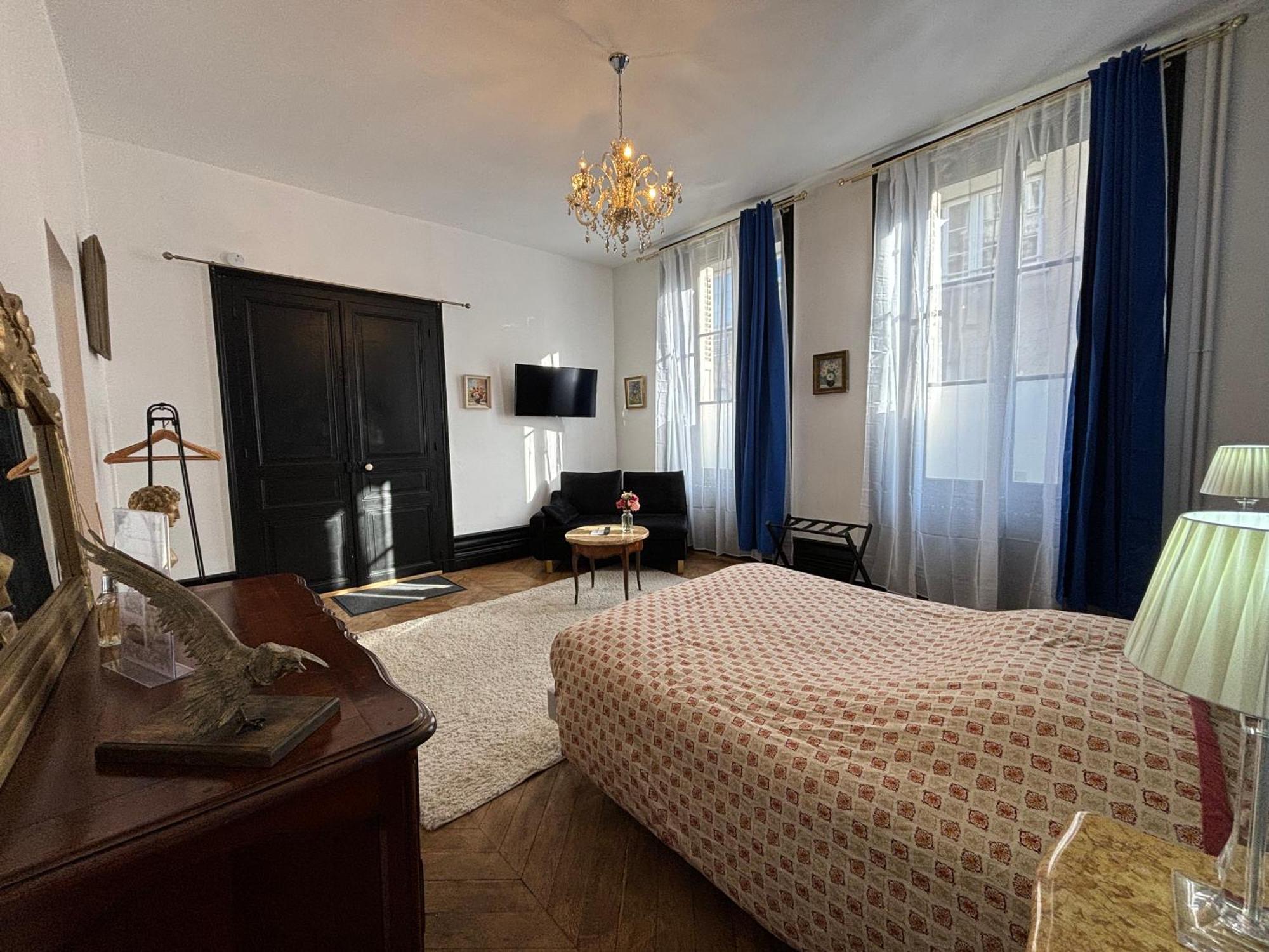 Maison A La Guitarde - Hotel Particulier Hippolyte Châteauroux المظهر الخارجي الصورة